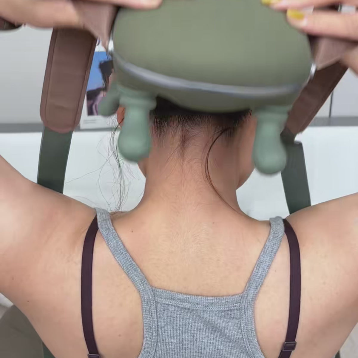 Hands-free massage demonstration